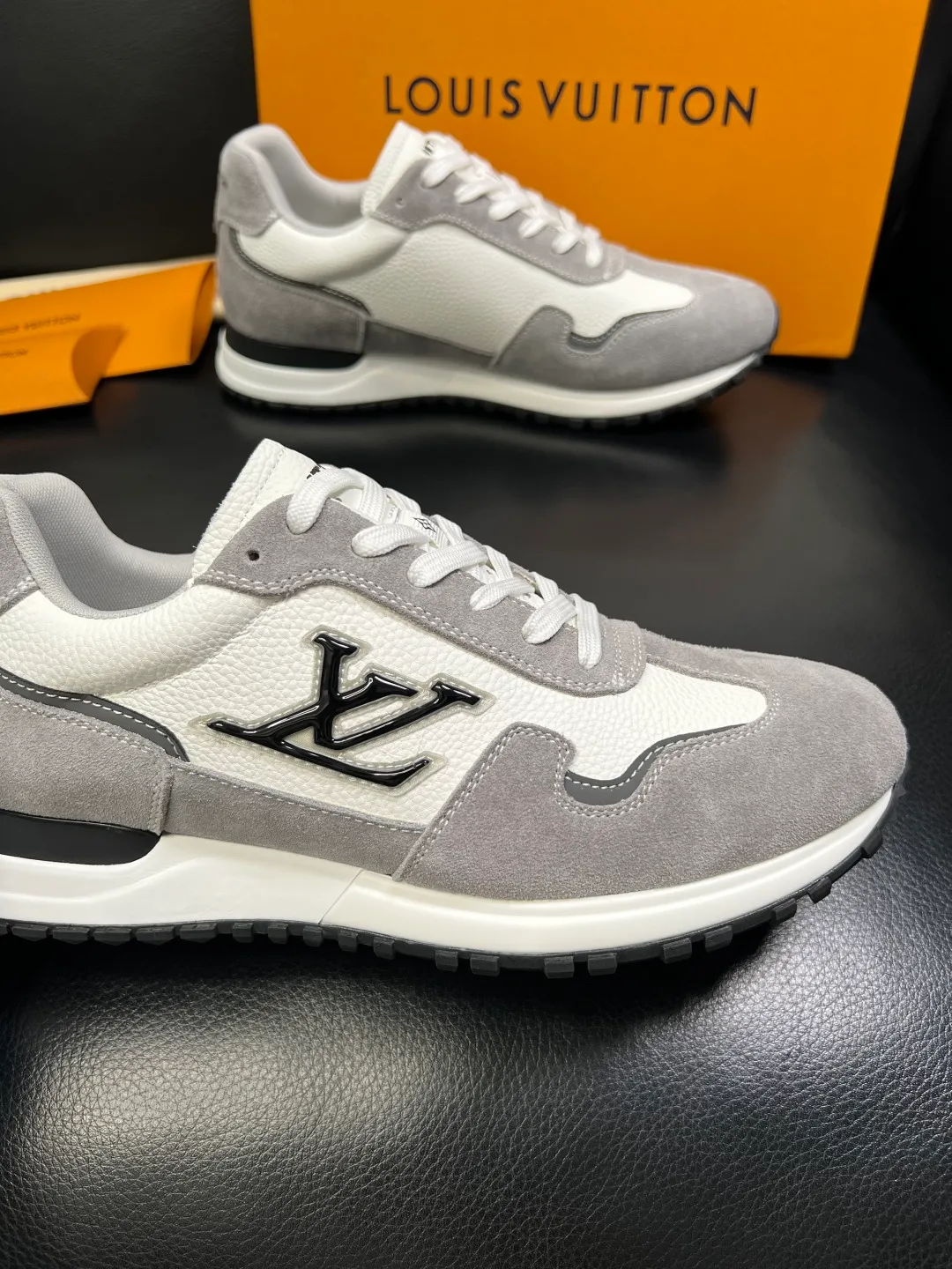 Men's shoes 💰620 Lv high quality top handicrafts Louis Vuitton, counters are equipped with original factory configuration, uppers are imported from Italy, high-quality splicing colorful complex handicrafts, imported cowhide lining is soft and comfortable, soles: original soles specially provided by the original factory, T men's shoes 💰U exclusive movable molded soles are super comfortable, original factory single goods, code number 39-44 (customized 38 45)